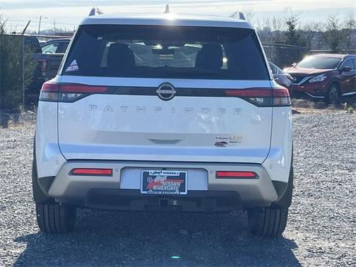 2025 Nissan Pathfinder Platinum