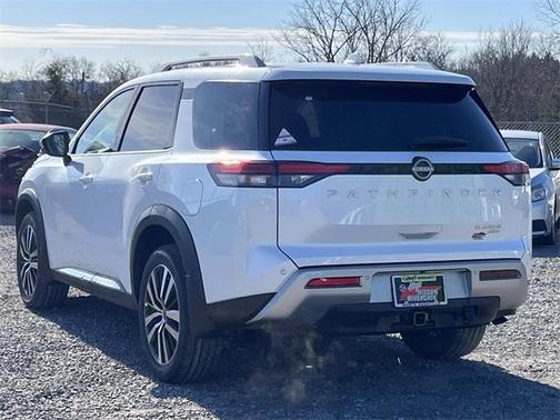 2025 Nissan Pathfinder Platinum