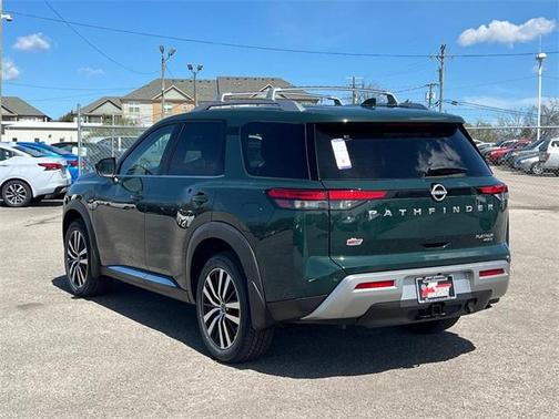 2025 Nissan Pathfinder Platinum