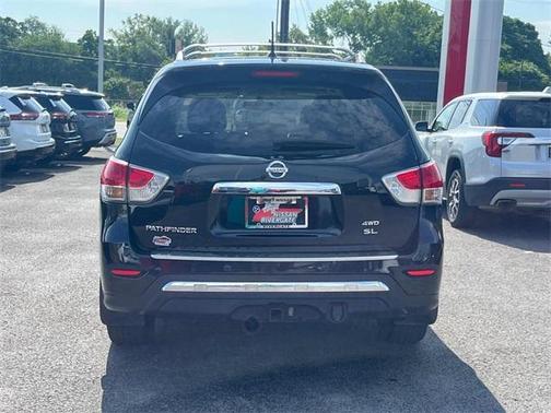 2016 Nissan Pathfinder SL