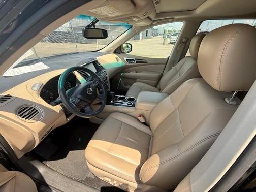 2016 Nissan Pathfinder SL