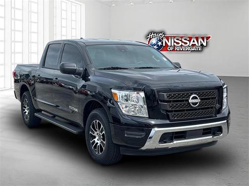 2024 Nissan Titan SV