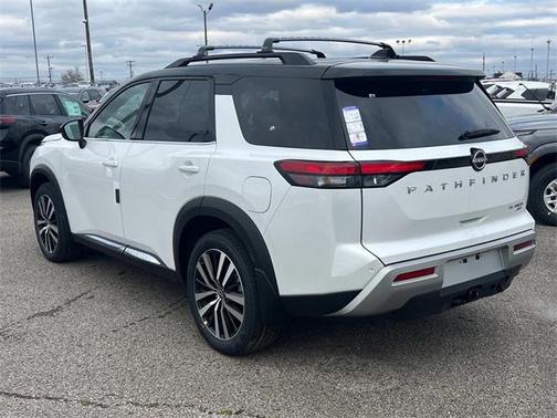 2025 Nissan Pathfinder Platinum