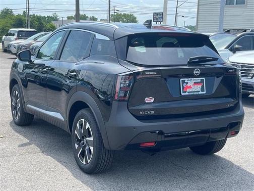 2025 Nissan Kicks SV