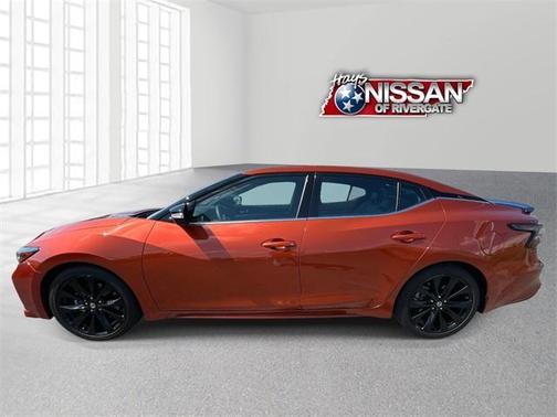 2022 Nissan Maxima SR