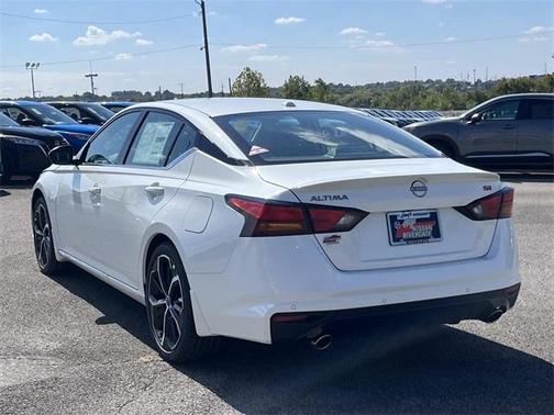 2025 Nissan Altima SR