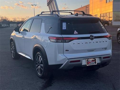 2025 Nissan Pathfinder Platinum