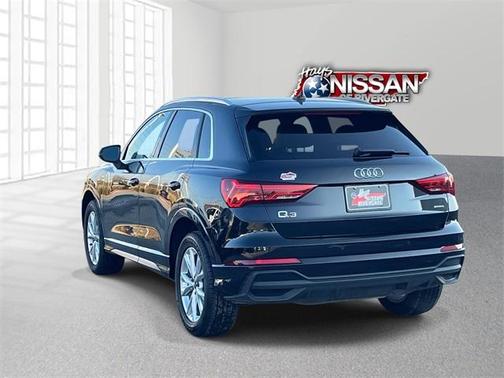 2024 Audi Q3 45 S line Premium