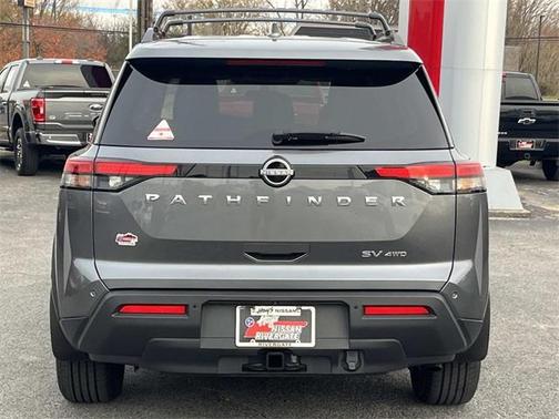 2023 Nissan Pathfinder SV