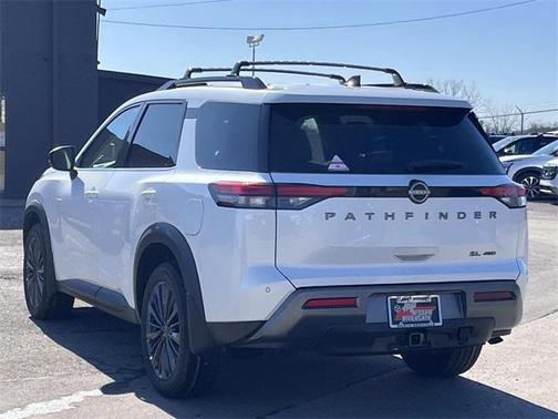 2026 Nissan Pathfinder SL