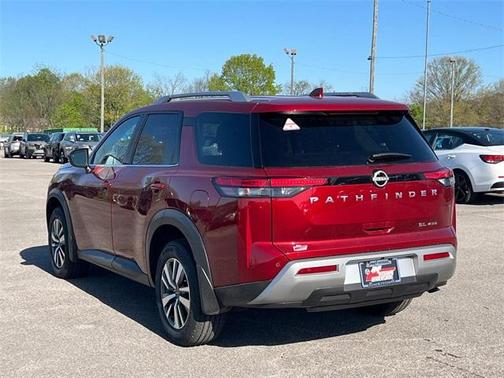 2025 Nissan Pathfinder SL
