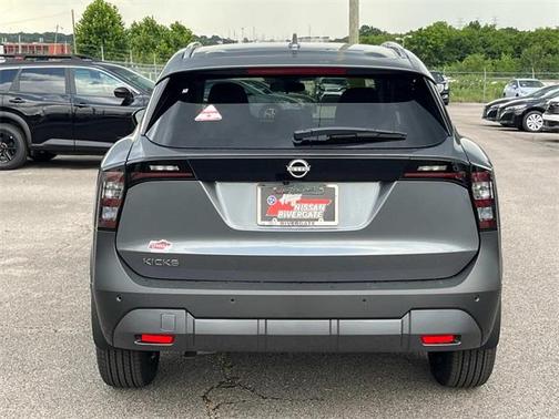 2025 Nissan Kicks SV