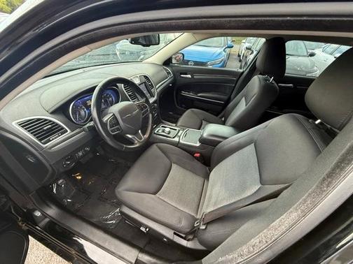 2022 Chrysler 300 Touring