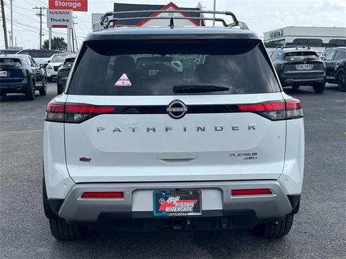 2025 Nissan Pathfinder Platinum