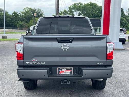 2024 Nissan Titan SV