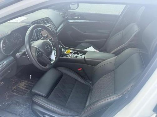 2022 Nissan Maxima SR