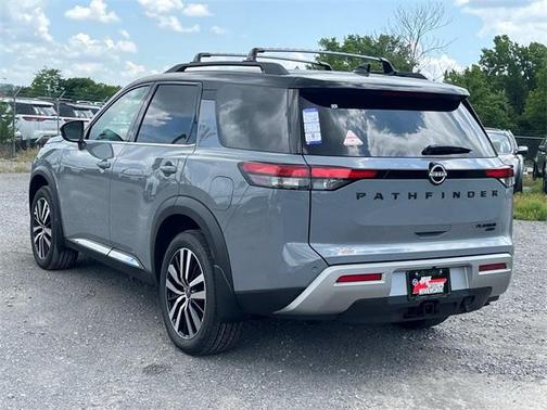 2025 Nissan Pathfinder Platinum