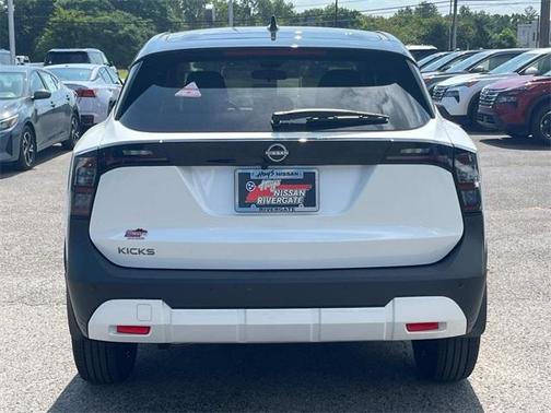 2025 Nissan Kicks SV