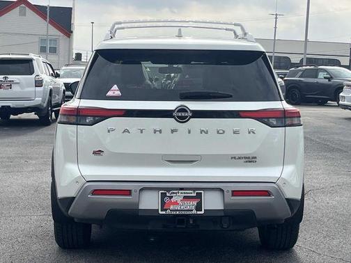2022 Nissan Pathfinder Platinum