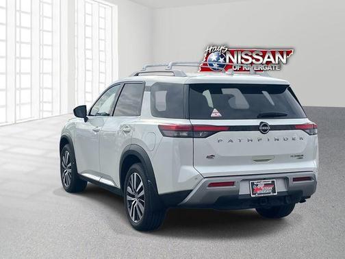 2022 Nissan Pathfinder Platinum