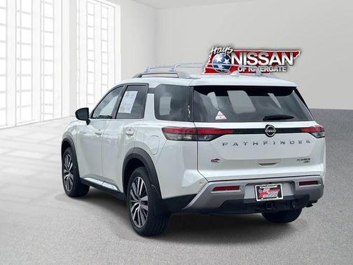 2022 Nissan Pathfinder Platinum