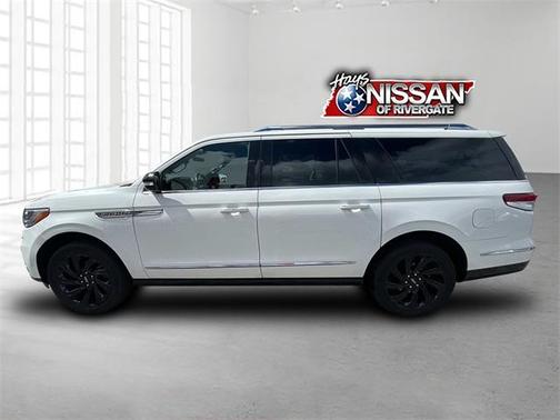 2022 Lincoln Navigator L Reserve