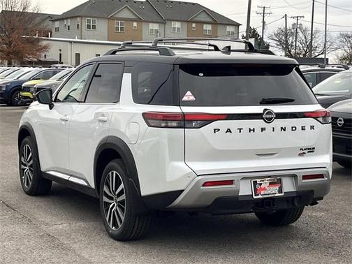 2025 Nissan Pathfinder Platinum