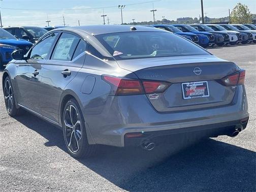 2025 Nissan Altima SR