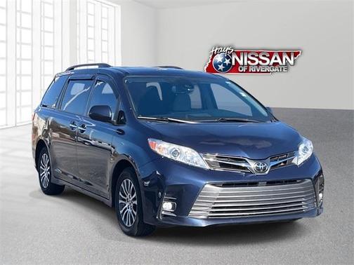 2020 Toyota Sienna XLE Premium