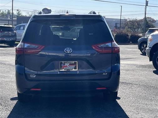 2020 Toyota Sienna XLE Premium