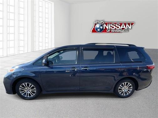 2020 Toyota Sienna XLE Premium