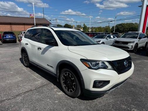 2020 Nissan Pathfinder SL