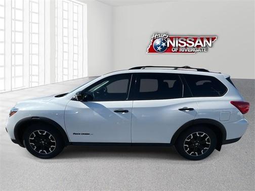 2020 Nissan Pathfinder SL