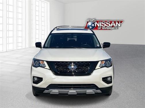 2020 Nissan Pathfinder SL