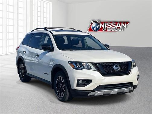 2020 Nissan Pathfinder SL