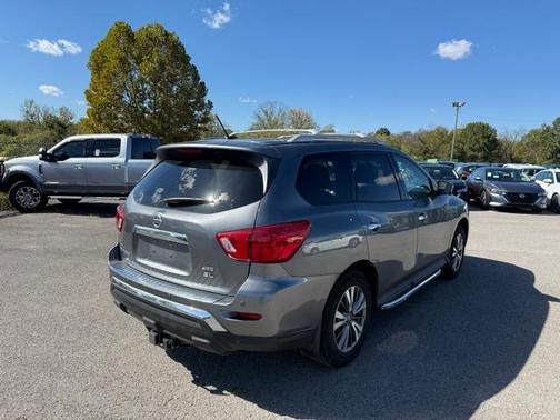 2018 Nissan Pathfinder SL