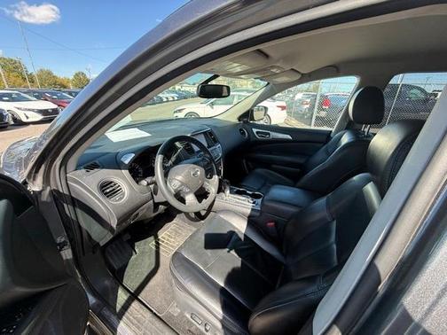 2018 Nissan Pathfinder SL