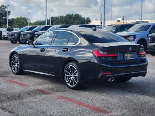 2019 BMW 330 i