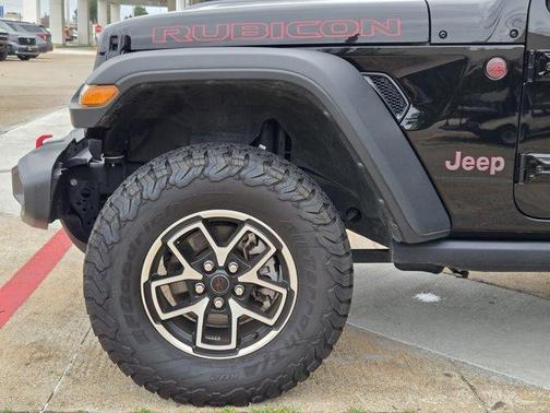 Black Clearcoat 2025 Jeep Wrangler Rubicon