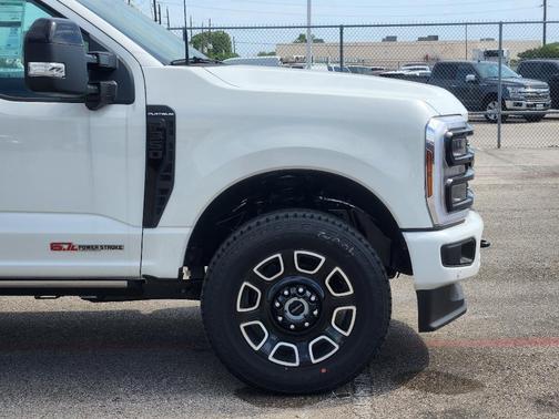 2025 Ford F-350 Platinum