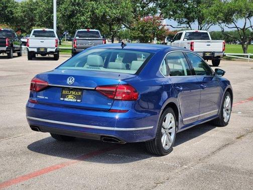2017 Volkswagen Passat V6 SEL Premium