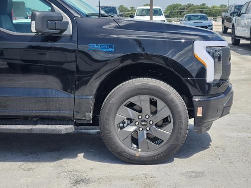2025 Ford F-150 Lightning Flash