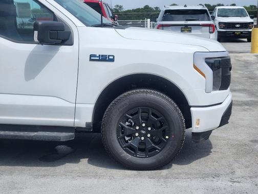 2025 Ford F-150 Lightning XLT