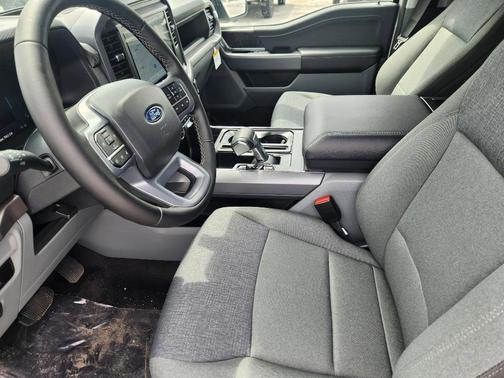 2025 Ford F-150 Lightning XLT