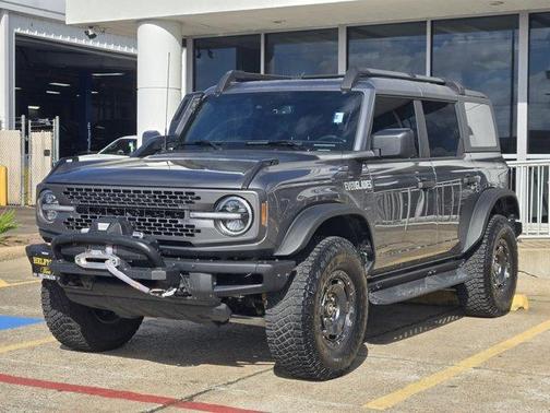 Carbonized Gray Metallic 2024 Ford Bronco Everglades
