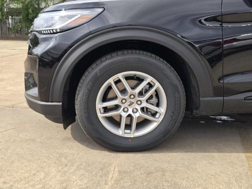 Agate Black Metallic 2026 Ford Explorer Active