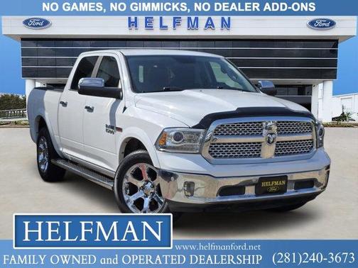 Bright White Clearcoat 2018 RAM 1500 Laramie