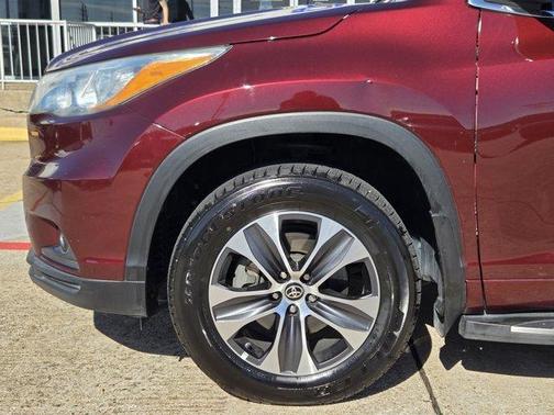 2016 Toyota Highlander LE