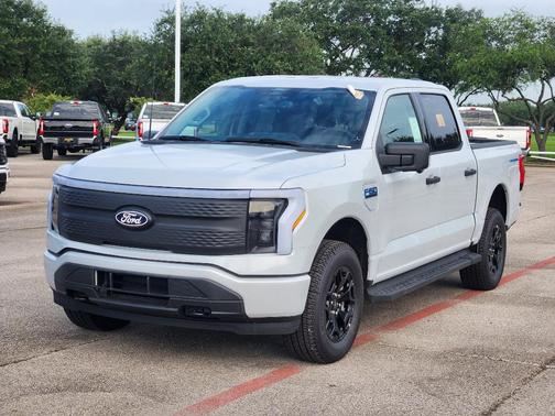 2025 Ford F-150 Lightning XLT