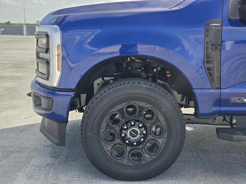 Argon 2026 Ford F-350 Lariat Super Duty